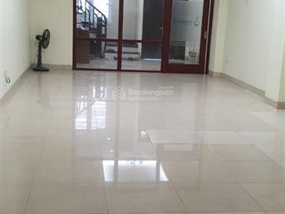 Cho thuê nhà liền kề trong dự án, nhà 1 mặt phố, 1 mặt nội khu, giá 25 triệu/tháng