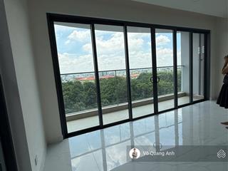 Cho thuê căn diamond centery 121m2 3pn 3wc ban công dài 6m ntcb giá 20 triệu + ô đậu xe