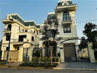 Đón sóng đường tây thăng long và hoàng quốc việt. bán biệt thự 200m giá 80tr/m2