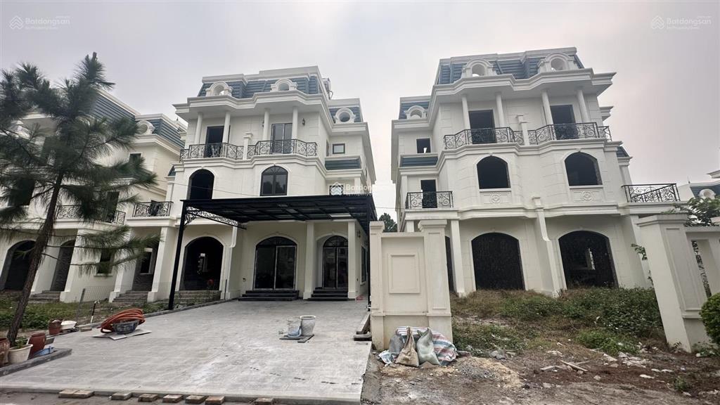 Bán nhanh biệt thự đơn lập 300m2 view công viên. em nhận mua bán + ký gửi tại the phoenix