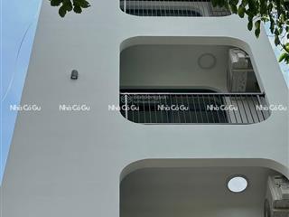 Khai trương phòng balcony thang máy ở lê văn sỹ  gần nhà thờ ba chuông