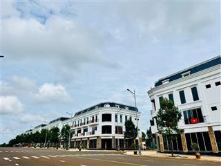 Bán nhà khu sầm uất, đường rộng 32m, thích hợp kinh doanh