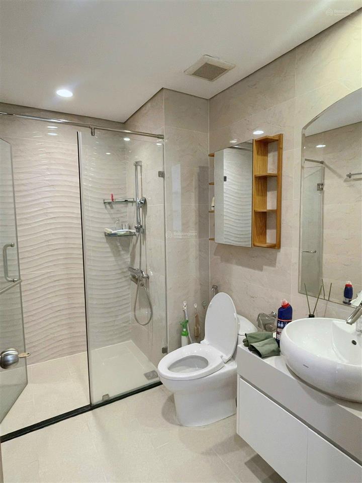 Cho thuê cc vinhomes central park, 24 triệu vnd, 90m2, 2pn + 2wc, view sông, giá tốt