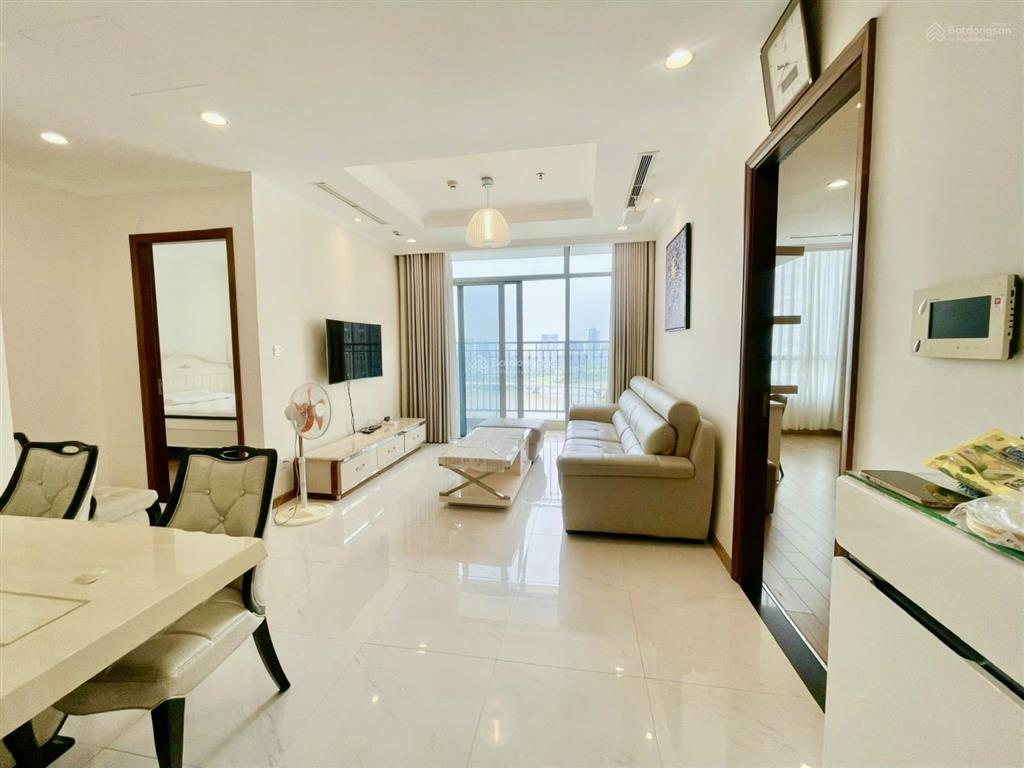 Cho thuê cc vinhomes central park, 24 triệu vnd, 90m2, 2pn + 2wc, view sông, giá tốt