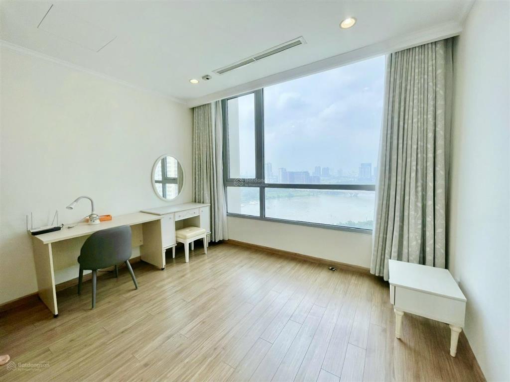 Cho thuê cc vinhomes central park, 24 triệu vnd, 90m2, 2pn + 2wc, view sông, giá tốt