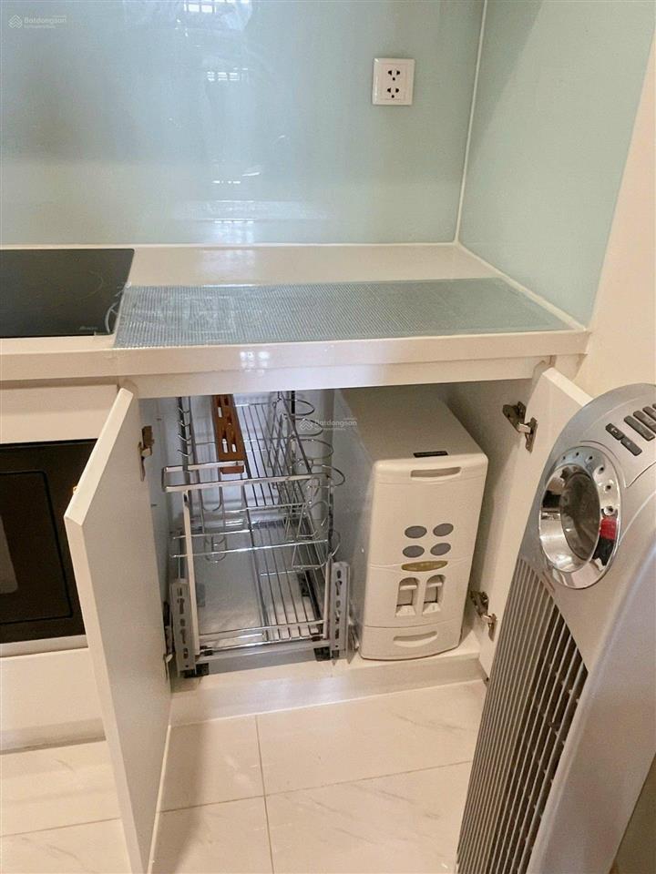 Cho thuê cc vinhomes central park, 24 triệu vnd, 90m2, 2pn + 2wc, view sông, giá tốt