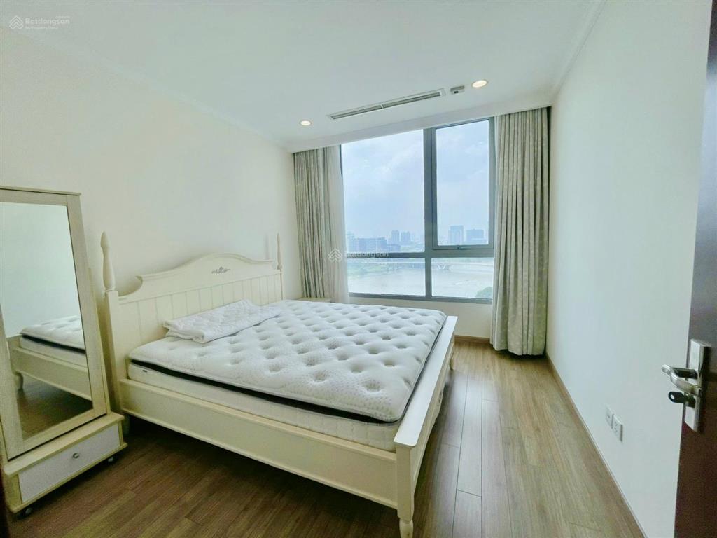Cho thuê cc vinhomes central park, 24 triệu vnd, 90m2, 2pn + 2wc, view sông, giá tốt