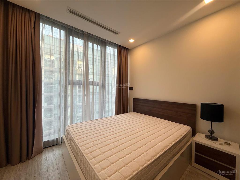 Cho thuê gấp cc 2pn, 2wc, 25 triệu, 78m2 tại vinhomes golden river ba son, q1, hcm
