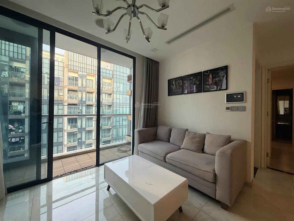 Cho thuê gấp cc 2pn, 2wc, 25 triệu, 78m2 tại vinhomes golden river ba son, q1, hcm