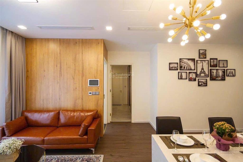 Kẹt tiền cần bán ch vinhomes golden river 2pn 78m2 giá 16,5 tỷ view xéo bitexco.  0906 322 *** linh