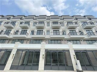 Bán nhà 4 lầu cạnh vạn phúc city, kdc đồng bộ, an ninh tốt, dtsd 180m2, giá 7 tỷ 7 tl