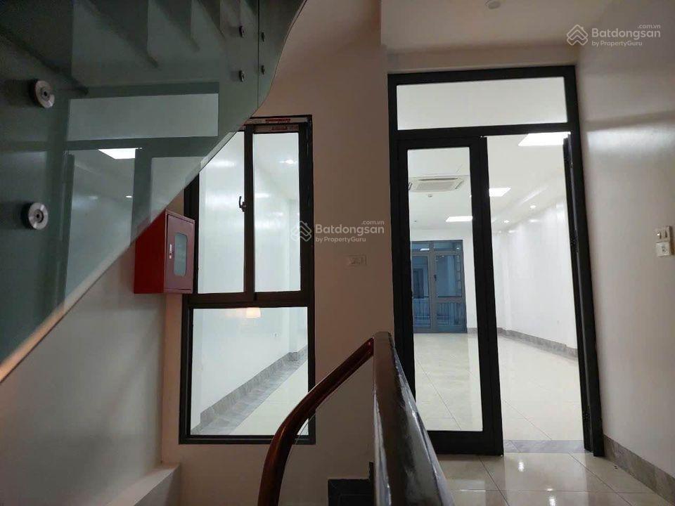 Cho thuê biệt thự dt 210m², 46 triệu, 10pn, 6wc tại trần thái tông, cầu giấy, ô tô vào nhà