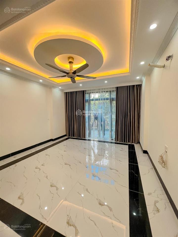 Cho thuê biệt thự dt 210m², 46 triệu, 10pn, 6wc tại trần thái tông, cầu giấy, ô tô vào nhà