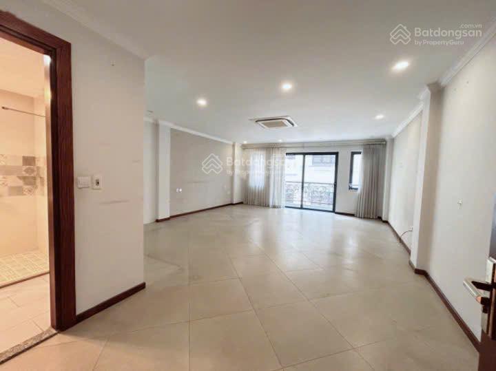 Nhà liền kề vũ phạm hàm dt 85m2 x 6t giá 30tr/th thông sàn, thang máy, mới xây, vị trí vip nhất khu