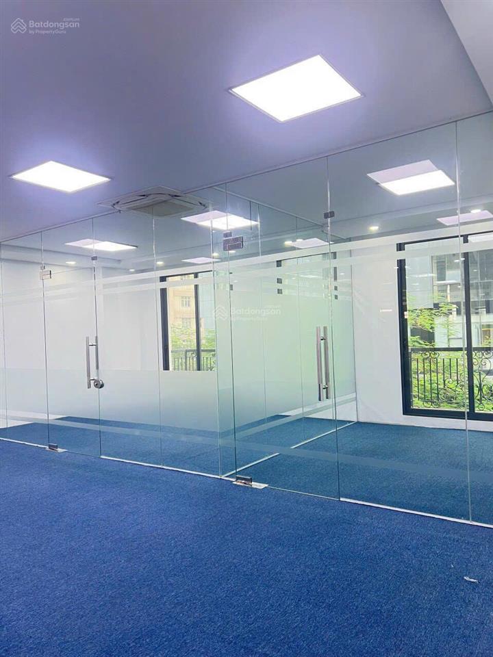Vp dt 110m2 giá 18tr/th phố trần thái tông sàn đẹp hiếm