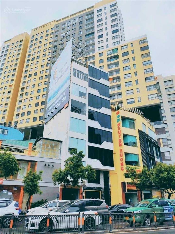 Chú tôi đang rất cần tiền cần bán gấp nhà mt phan đình phùng 4.4x20m hđt 40tr/th chỉ 21.5 tỷ tl