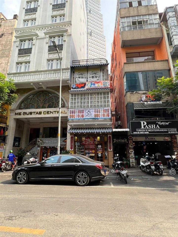 Nhà tôi cần tiền bán gấp mặt tiền đông du, bến nghé, q1. sẵn 1 trệt 4 lầu. dt 5x17m. giá chỉ 55 tỷ