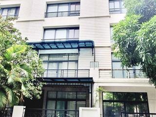 Cho thuê nhà biệt thự 150m x 5t, thang máy nhà mới, kđt cao cấp pandora triều khúc thanh xuân