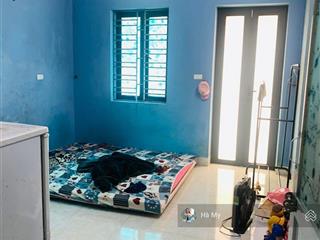 Loanh quanh hơn 8 tỷ, 50m2 4 tang, lô góc, 3 mặt thoáng, ngô thì nhậm hà đông.