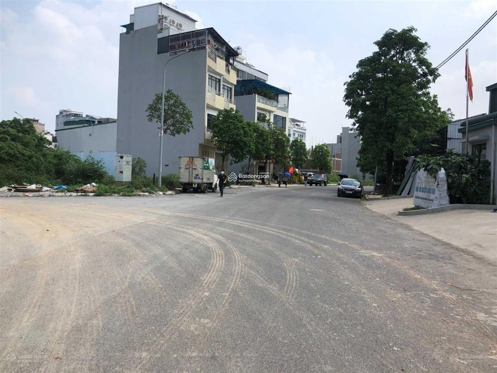 Đất đấu giá phương canh dt 75m2 giá tốt  cạnh trường fpt  3 bước ra trịnh văn bô