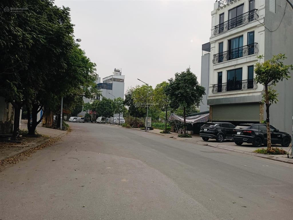 Bán mảnh đất đấu giá vip dt 87m2  đường trước nhà 24m  cạnh trường fpt  3 bước ra trịnh văn bô