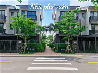 Bán căn bìa nhà phố vườn 1 trệt 2 lầu tại waterpoint, sát kênh đào, cơ hội cho khách đầu tư
