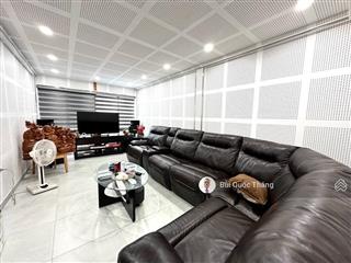 Bán nhà hoàng quốc việt, phân lô gara oto, ôto tránh, đẹp, thoáng trước sau, vp, 42m x 5t x 14,5 tỷ
