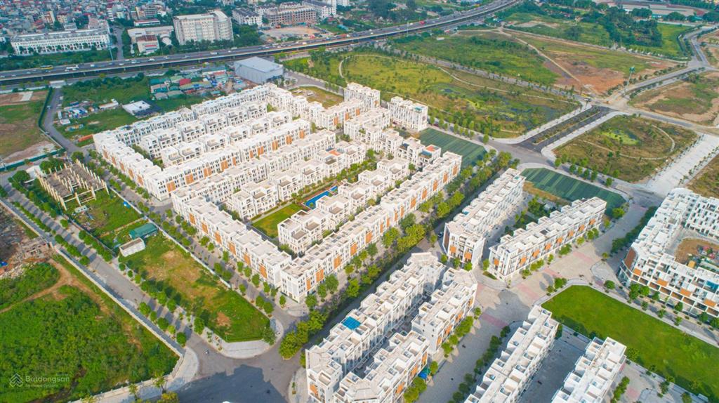 Tôi chính chủ cần cho thuê sàn văn phòng 1000m2 tại kdt the manor central park, miễn phí đõ xe