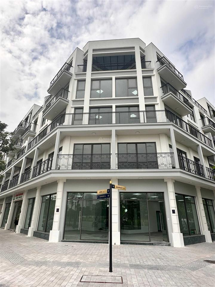 Tôi chính chủ cần cho thuê sàn văn phòng 1000m2 tại kdt the manor central park, miễn phí đõ xe