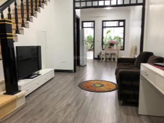 A trai tôi cần bán nhà sân vườn ở nguyễn công hoan, ngõ thông, gần oto, trước nhà 3m, dân trí vip