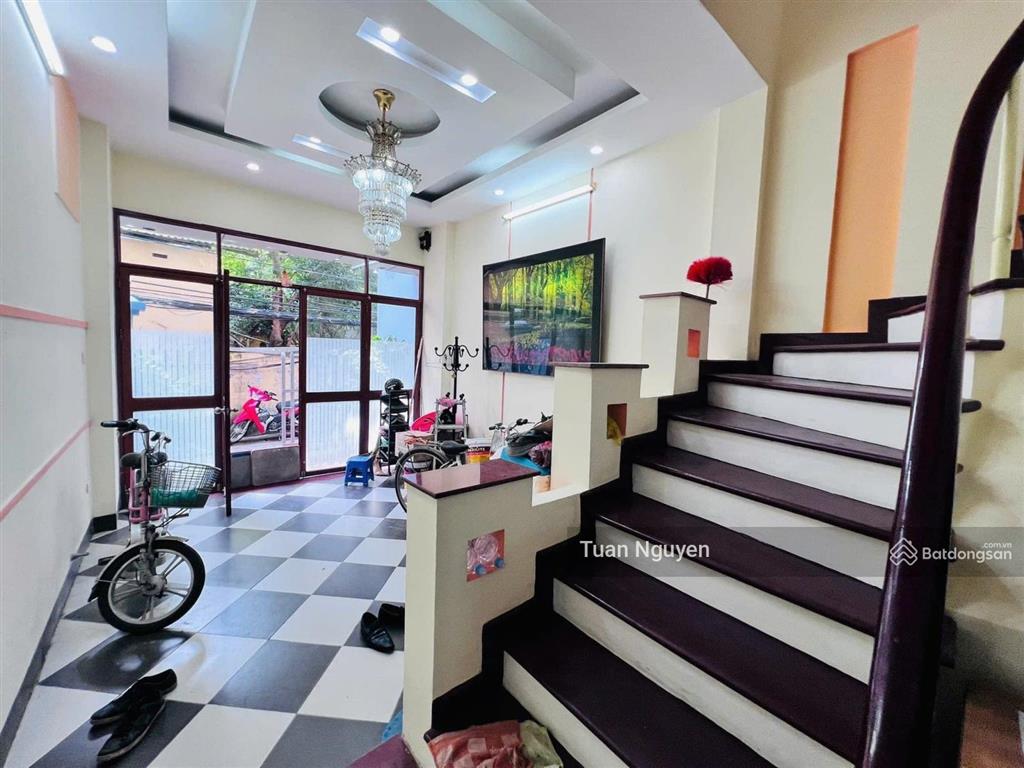 Bán nhà ngõ 210 đội cấn, 2 mặt ngõ sh quay trước nhà, 35m tới taxi, 41m2, 4t, mt 4m, nhỉnh 8 tỷ bán