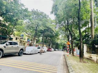 Bán biệt thự ngõ 82 trần cung, 178m², 4 tầng, mặt tiền 9m, giá 44,5 tỷ tl