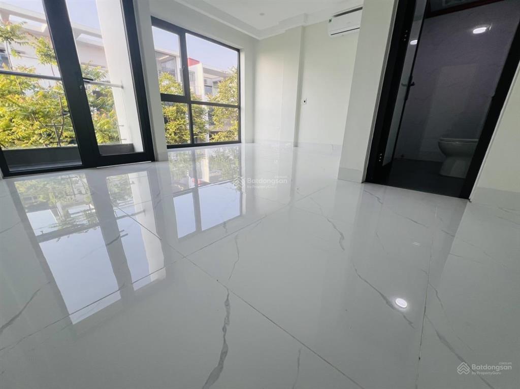 Bán shophouse viglacera ô cách 99m² x 4 tầng, mặt tiền 5.5m cho thuê 20  30tr/tháng, 5 tỷ tl