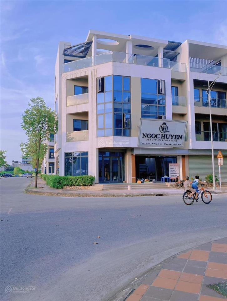 Bán shophouse viglacera yên phong, 97m², mặt tiền 5.5m, 2 mặt thoáng, vi trí cực đẹp, 5.5 tỷ tl