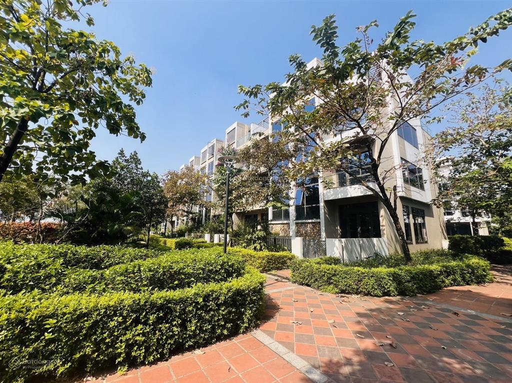 Bán shophouse viglacera yên phong, 97m², mặt tiền 5.5m, 2 mặt thoáng, vi trí cực đẹp, 5.5 tỷ tl