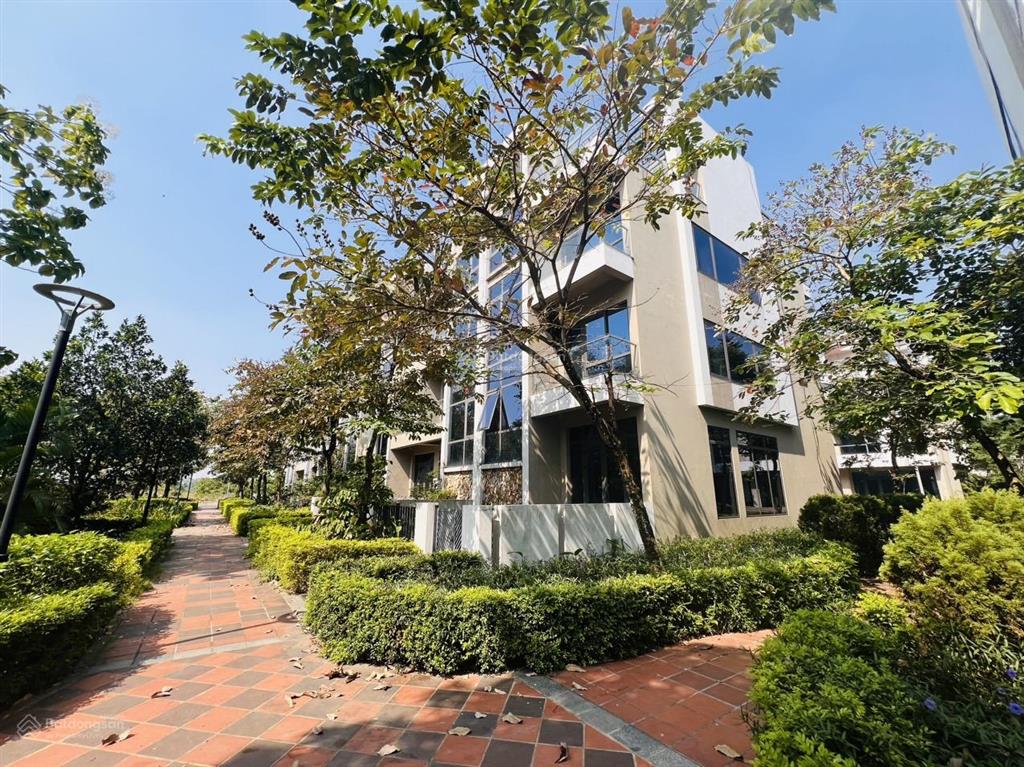 Bán shophouse viglacera yên phong, 97m², mặt tiền 5.5m, 2 mặt thoáng, vi trí cực đẹp, 5.5 tỷ tl