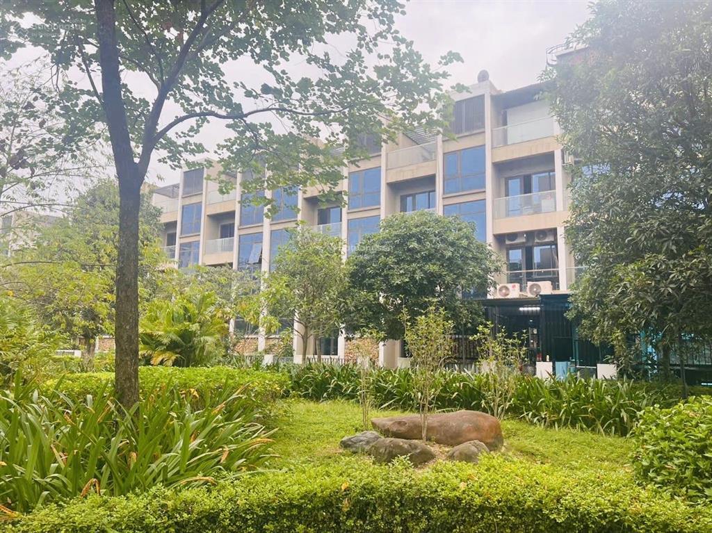 Bán shophouse viglacera yên phong, 97m², mặt tiền 5.5m, 2 mặt thoáng, vi trí cực đẹp, 5.5 tỷ tl