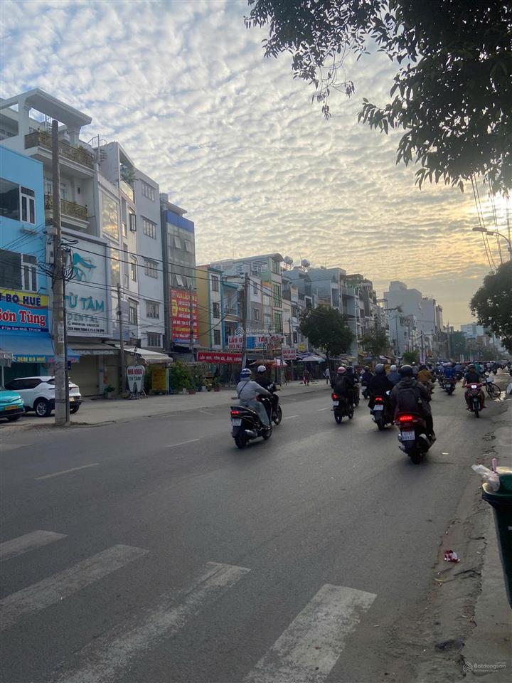 Giảm sâu 4 tỷ! nhà mt đường cmt8  nhà 5 tầng, nở hậu l  ngay cv lê thị riêng  giá chỉ 23.5 tỷ