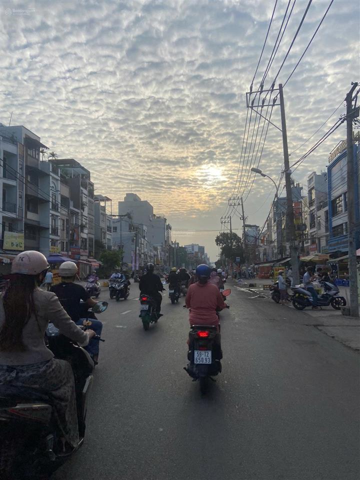 Giảm sâu 4 tỷ! nhà mt đường cmt8  nhà 5 tầng, nở hậu l  ngay cv lê thị riêng  giá chỉ 23.5 tỷ
