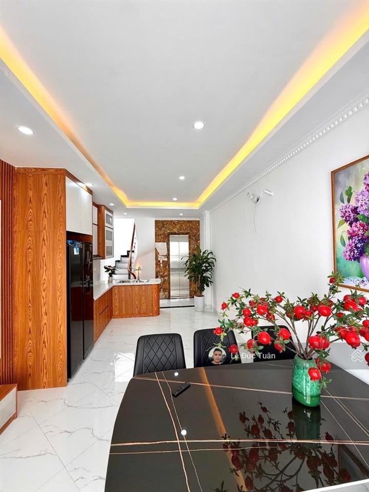 Trương định  hoàng mai, oto đỗ cổng, nhà mới xây đẹp thoáng , ngõ nông thẳng tắp, 36m x 5 tầng