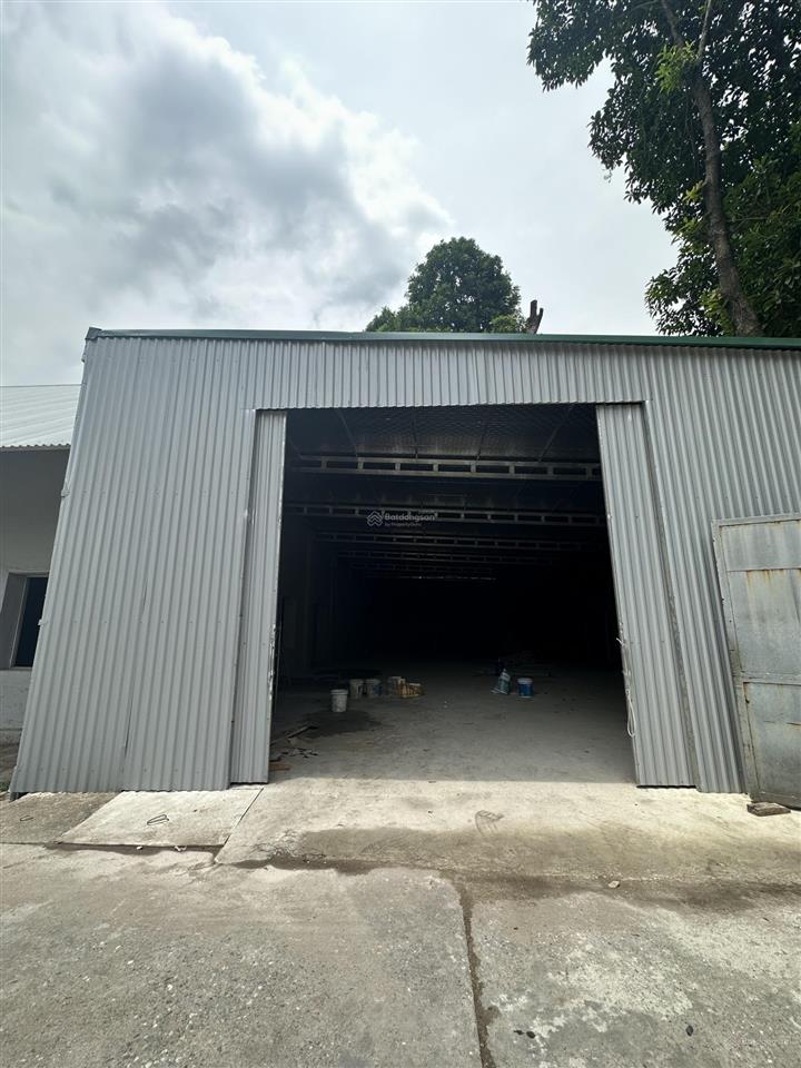 Cho thuê kho xưởng 330m2 phúc diễn