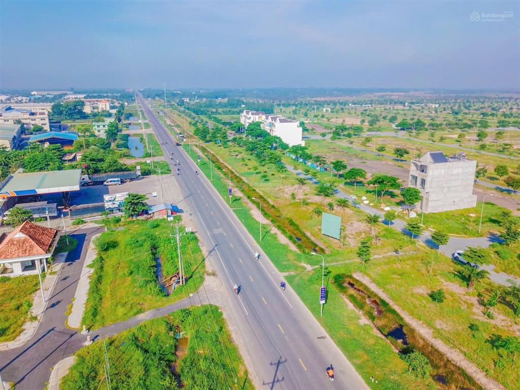 Một lô duy nhất liên kết phố c8  đối diện trường học  gần công viên thông thoáng