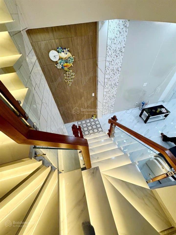 Mặt tiền kdc  tên lửa, bình tân  3 tầng  4x21  vừa ở gừa kinh doanh  chỉ 8.x tỷ