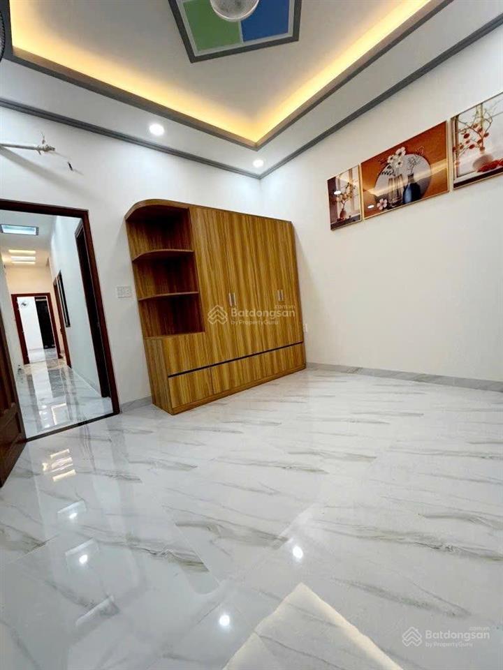 Mặt tiền kdc  tên lửa, bình tân  3 tầng  4x21  vừa ở gừa kinh doanh  chỉ 8.x tỷ