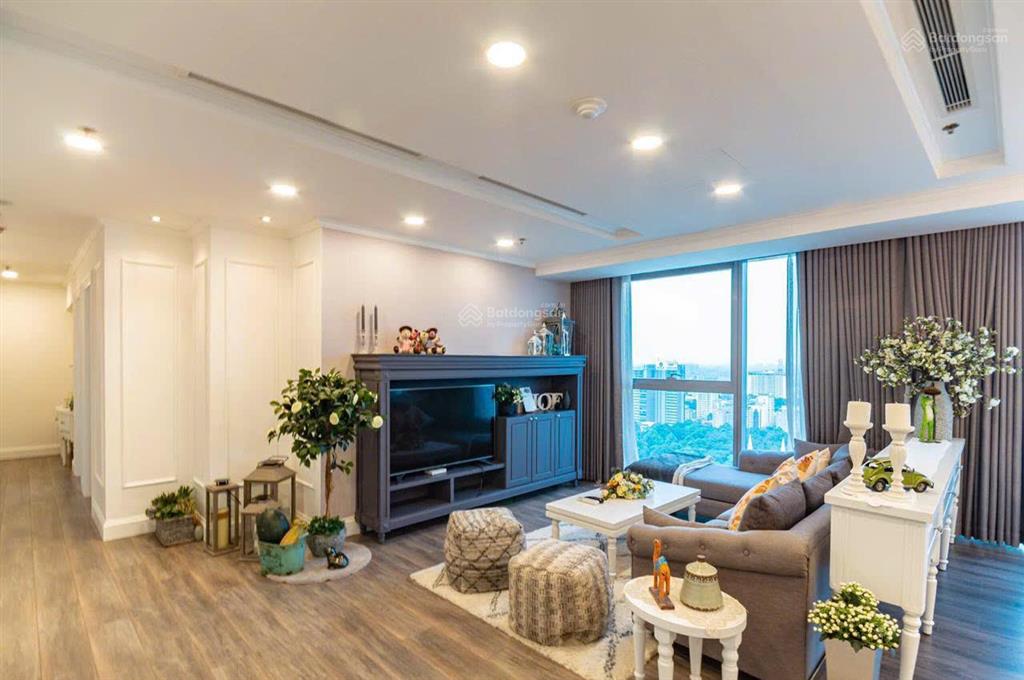 Bán căn hộ vinhomes đồng khởi, view nhà thờ đức bà trực diện, nội thất cao cấp
