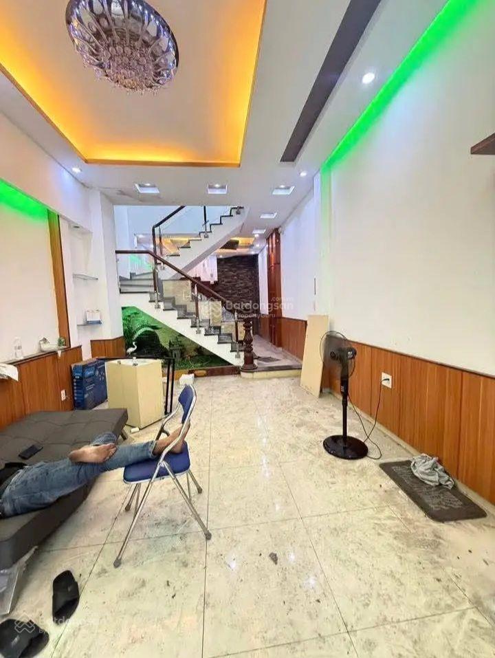 Bán nhà cạnh ngã tư lũy bán bích, thoại ngọc hầu 4 tầng 68m2 hẽm ô tô 7m thông