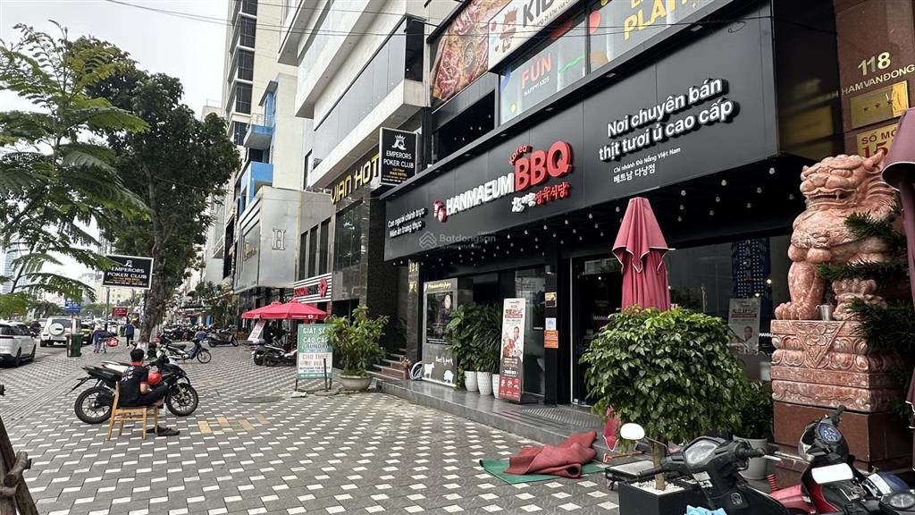 Cặp đất rẻ nhất đường phạm văn đồng. diện tích 250m2. xây được 12 tầng. đang cho thuê 60tr/tháng