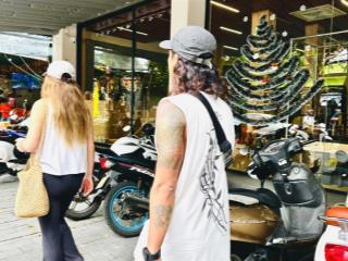 Bán đất lô góc ngã tư lê quang đạo vs phan tôn. diện tích 210m. ngang 13m. được xây dựng 12 tầng