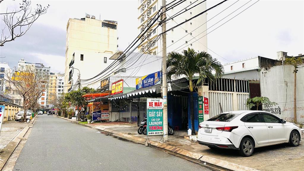 Bán cặp đất đường đỗ bí, diện tích 162m. sát biển. giá 50 tỷ