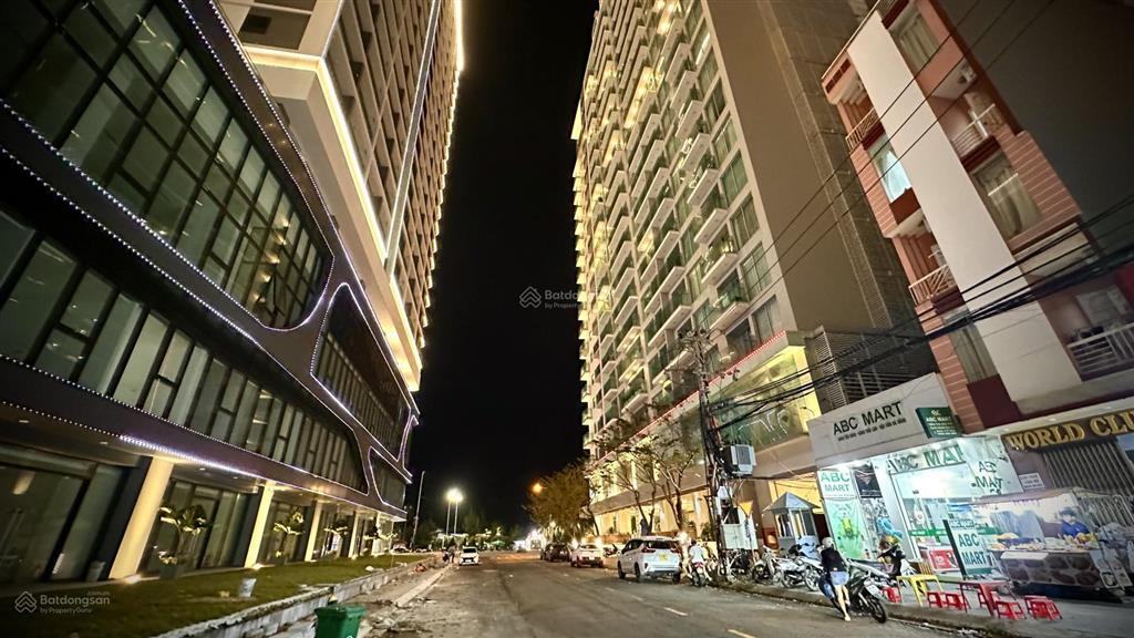 Xây khách sạn không thể bỏ qua lô đất này. 300m2 hai mặt tiền đường hồ nghinh. sát biển. ngang 15m